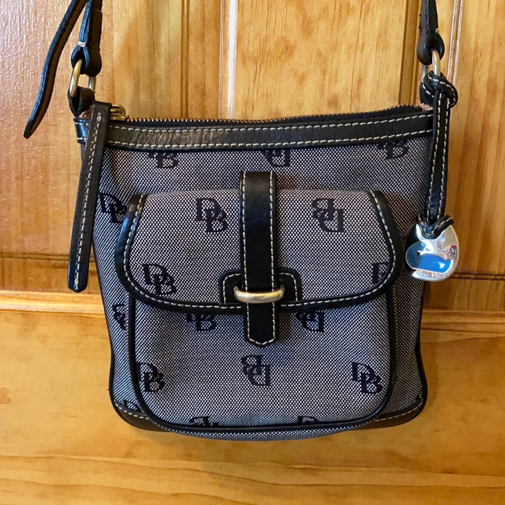 Beautiful, clean Dooney and Bourke bag